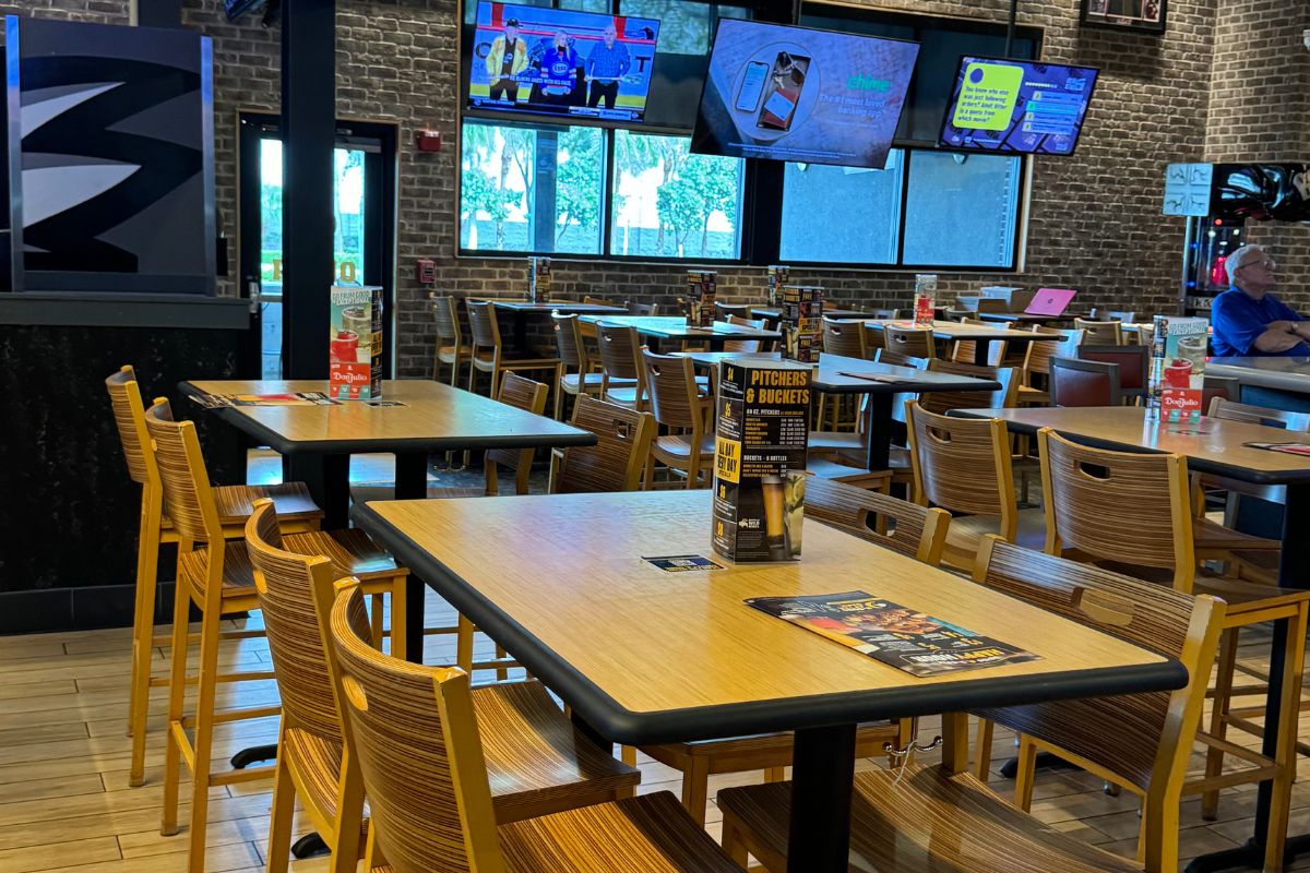 Buffalo Wild Wings Is the Ultimate Restaurant to Watch Sports & Great Meal Deals