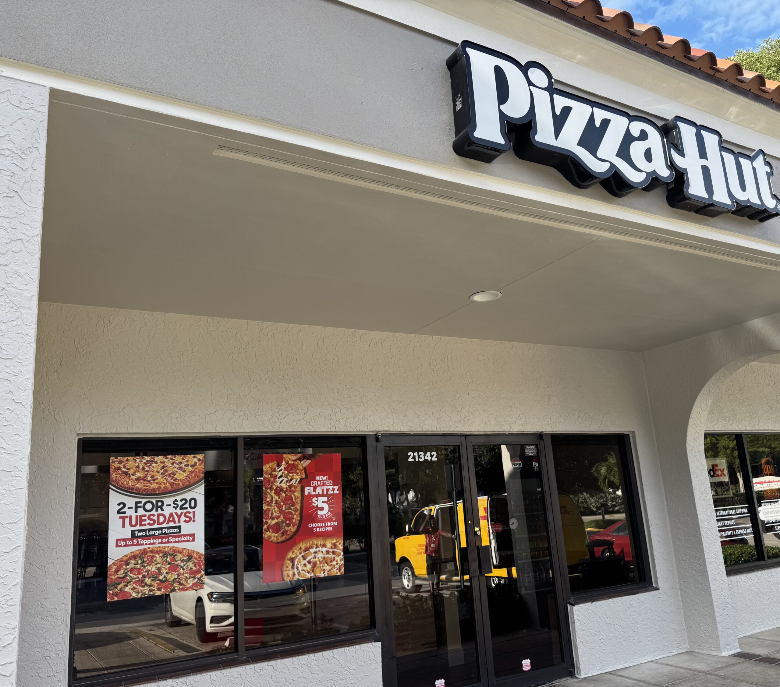 Kids Can Earn FREE Pizza Just by Reading!